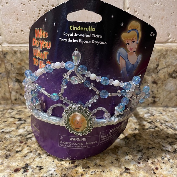 ❤️ DISNEY PRINCESS CINDERELLA DRESS UP CROWN NEW - Picture 2 of 4